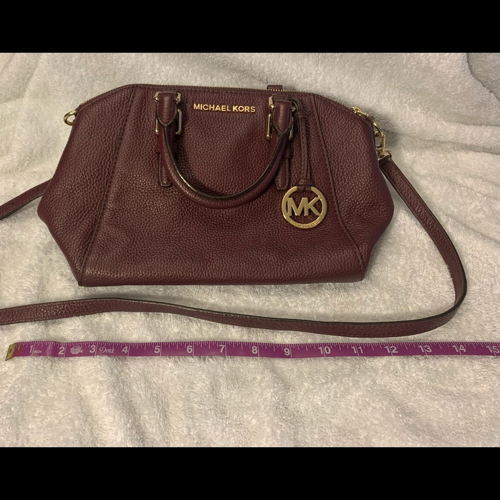 Michael Kors Purse Pebbled Leather purple/maroon